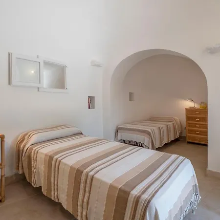 Villa Sicarico Sleeps 10 Pool Wifi